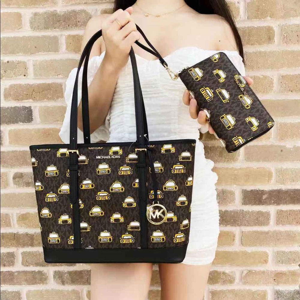 BUNDLE💞NWT Michael Kors Tote & Wallet - Picture 2 of 9